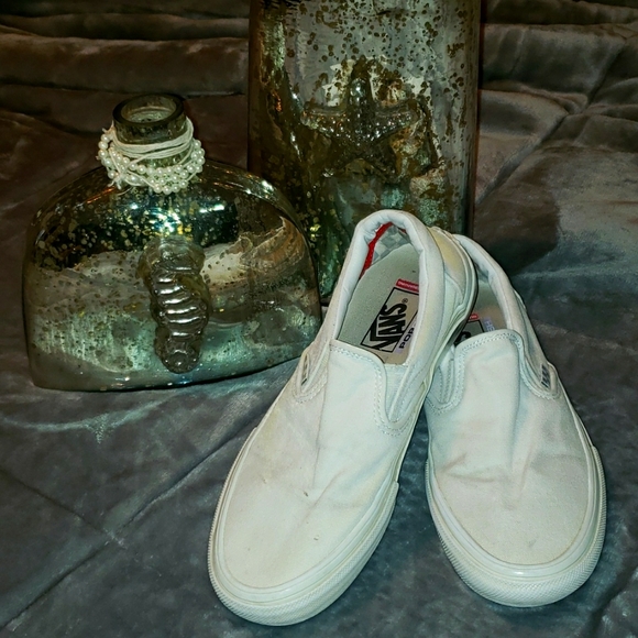 Vans - Picture 1 of 3